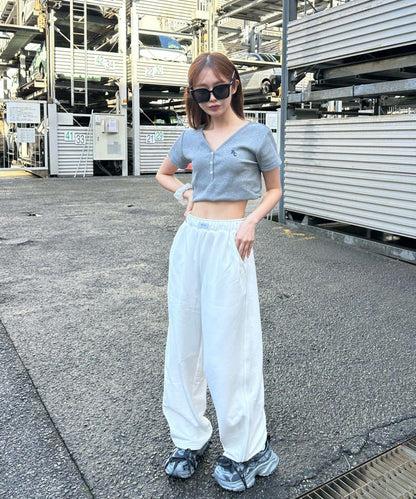 V領亨利領胸部刺繡短袖T恤