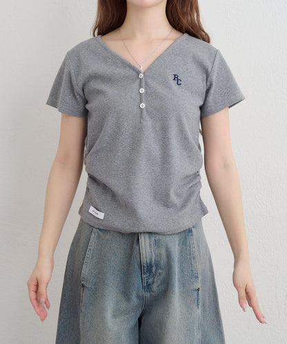 V領亨利領胸部刺繡短袖T恤