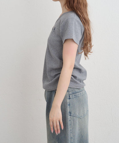 V領亨利領胸部刺繡短袖T恤