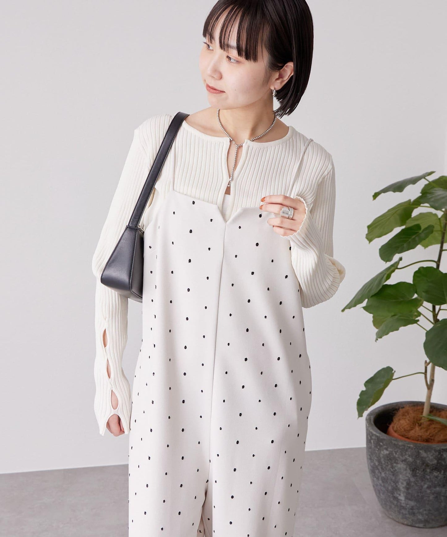 點點刺繡連體揹帶褲