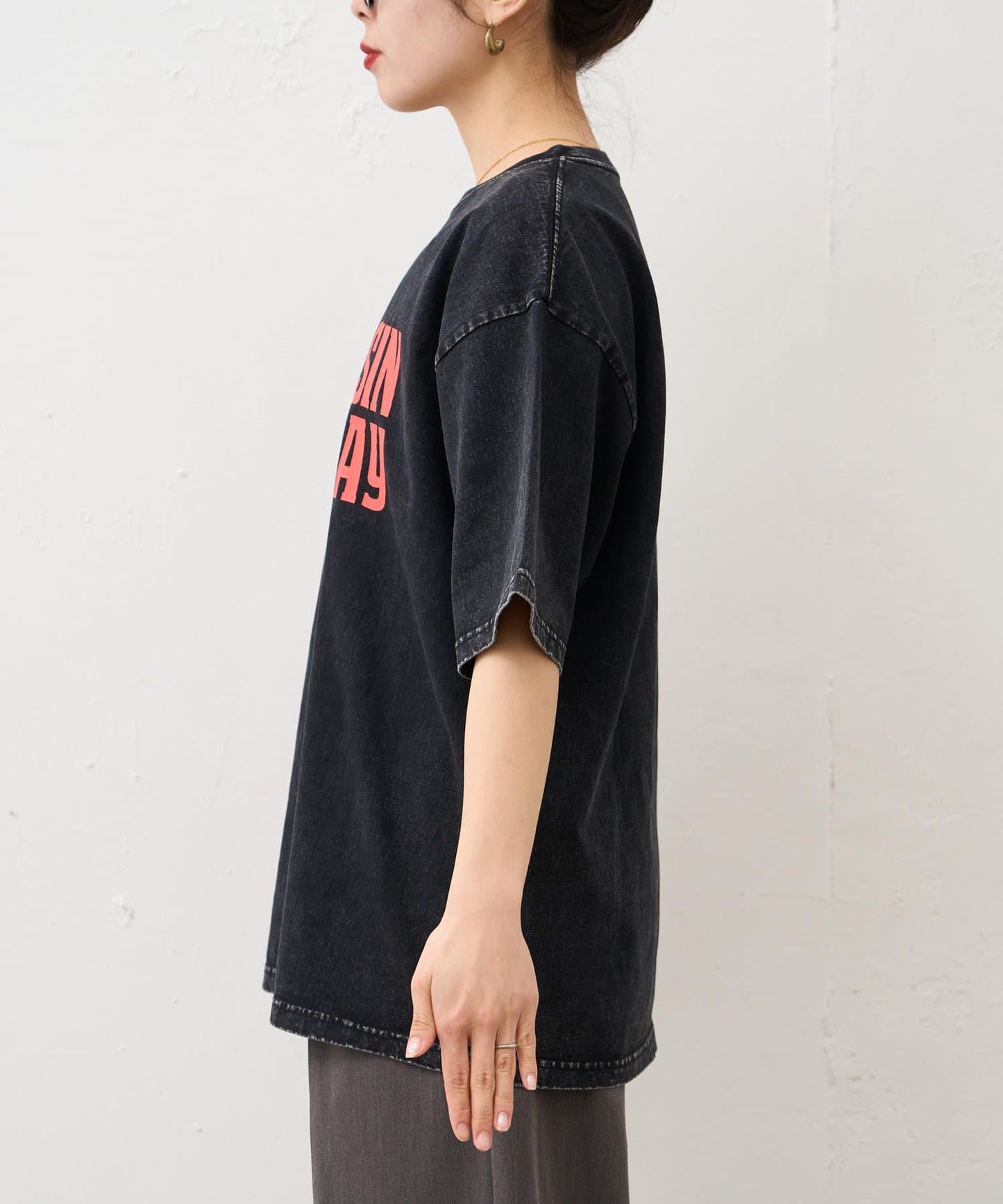 【男女通用】酸洗標誌T恤