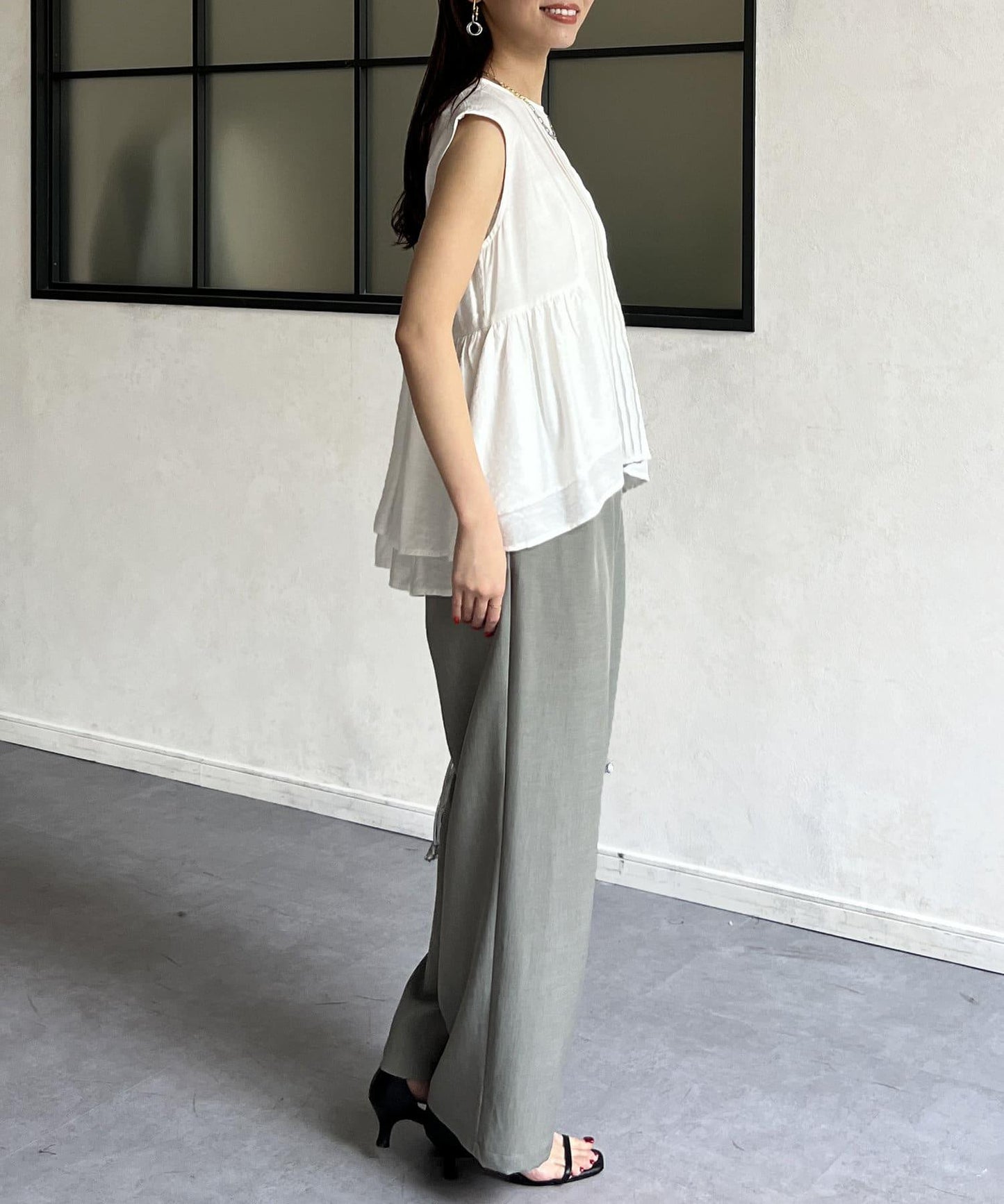 pin tuck荷葉邊上衣