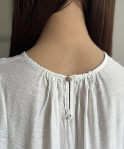 pin tuck荷葉邊上衣