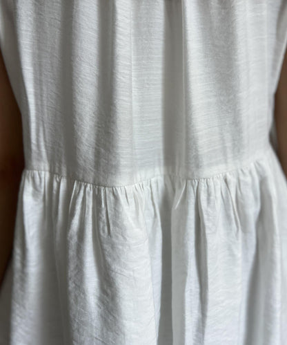 pin tuck荷葉邊上衣