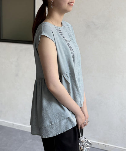 pin tuck荷葉邊上衣