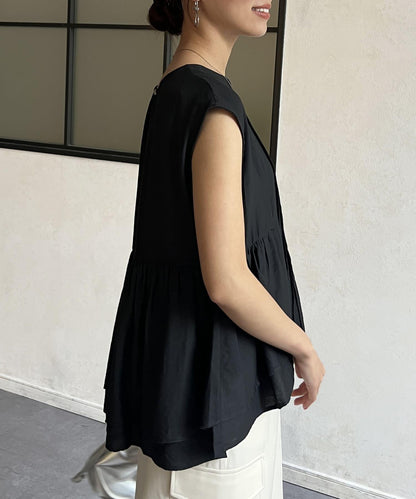 pin tuck荷葉邊上衣