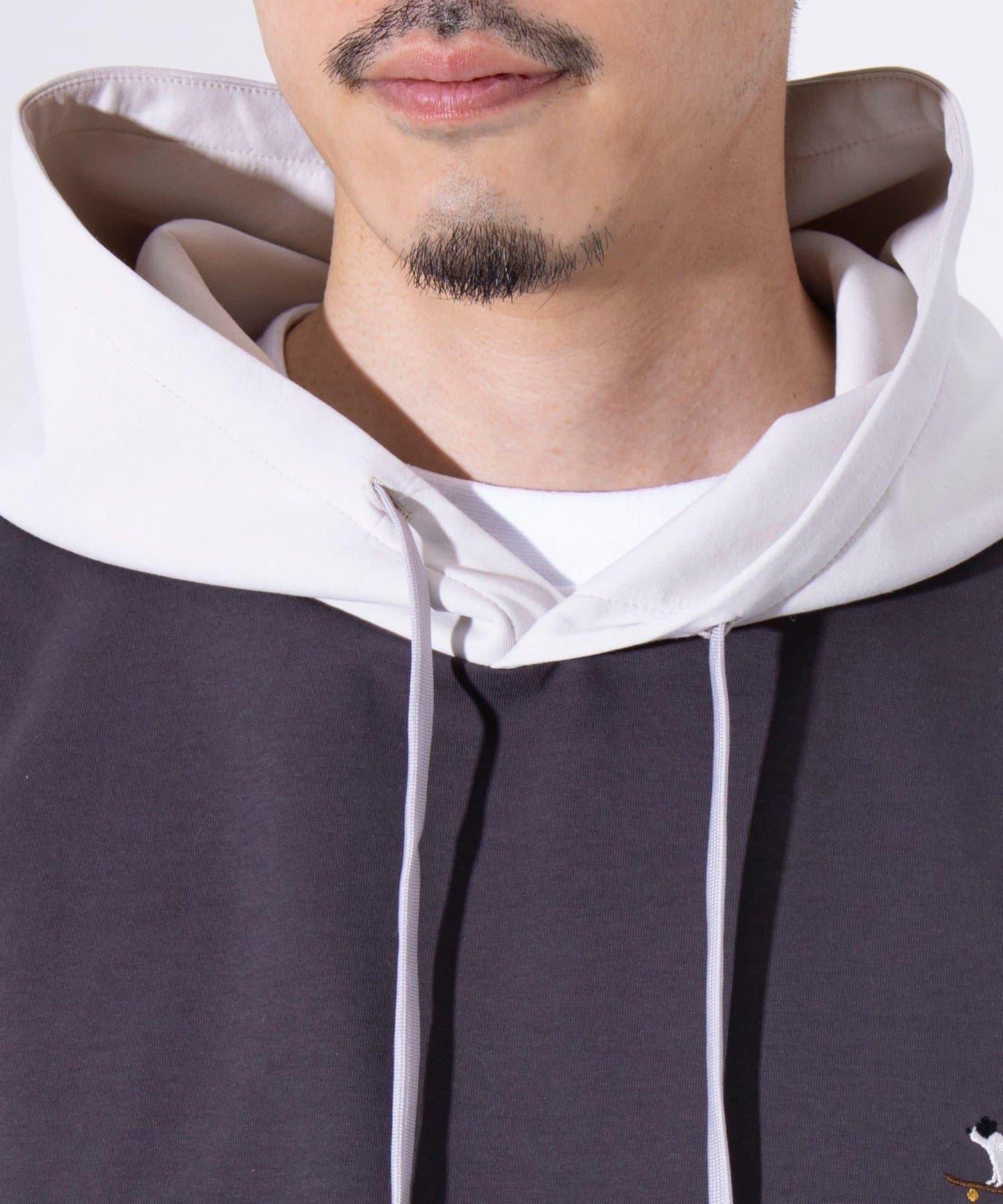 【GLOSTER】法國鬥牛犬刺繡 紙箱雙色帽T恤 連帽衫