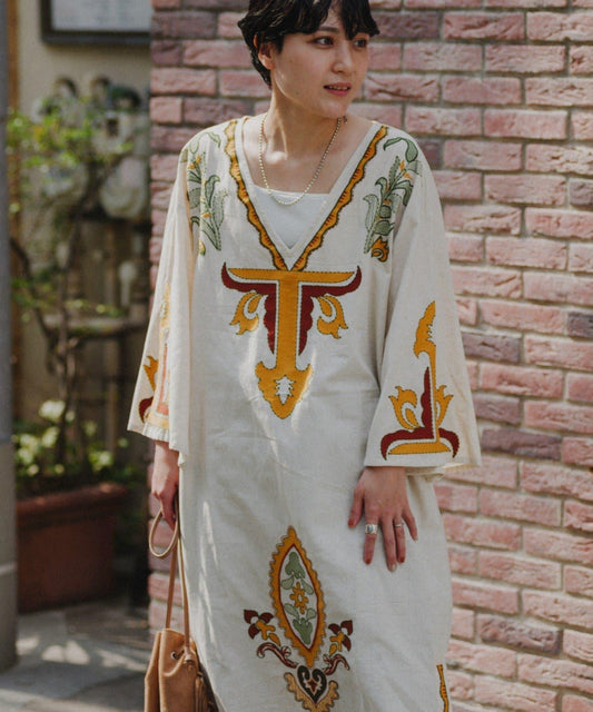 【aguni】刺繡I型連衣裙