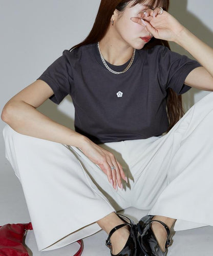 一點刺繡logo T恤