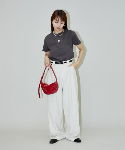 一點刺繡logo T恤