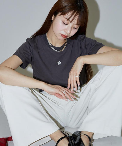 一點刺繡logo T恤