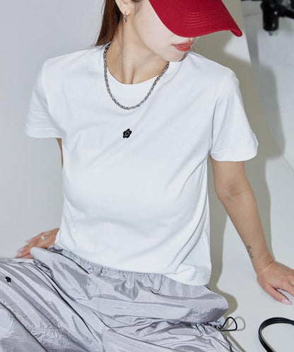 一點刺繡logo T恤