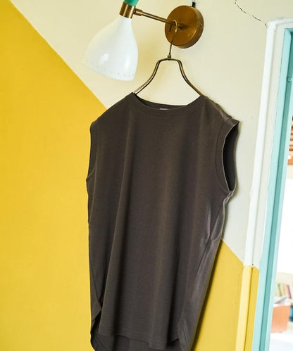 薄荷色圓領無袖T恤