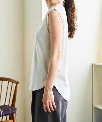 薄荷色圓領無袖T恤