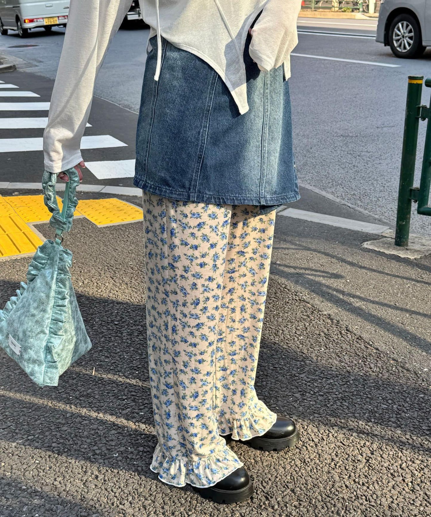 剪裁花邊褲