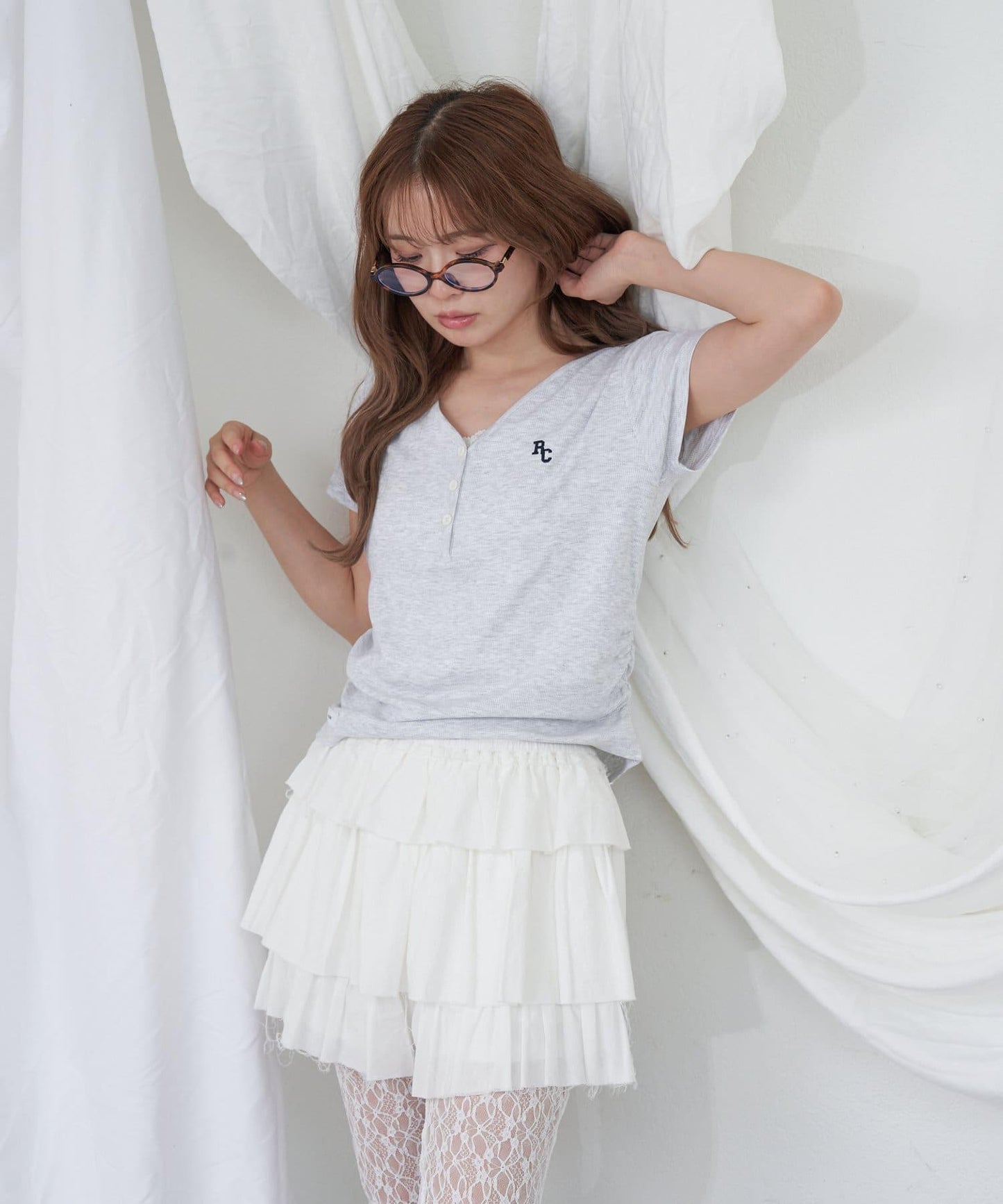 V領亨利領胸部刺繡短袖T恤