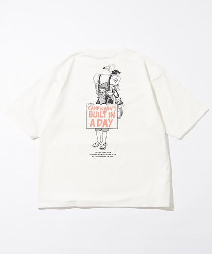 舒適版後背印花圓領T恤 / 野營男士