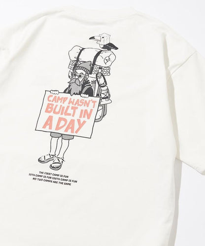 舒適版後背印花圓領T恤 / 野營男士