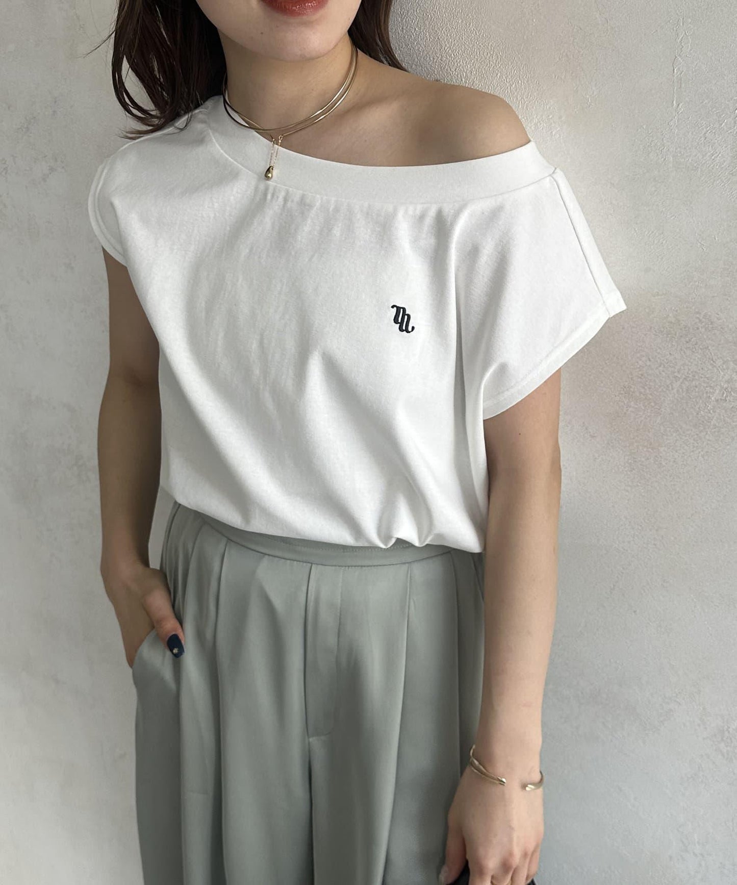 刺繡logo船領法式T恤