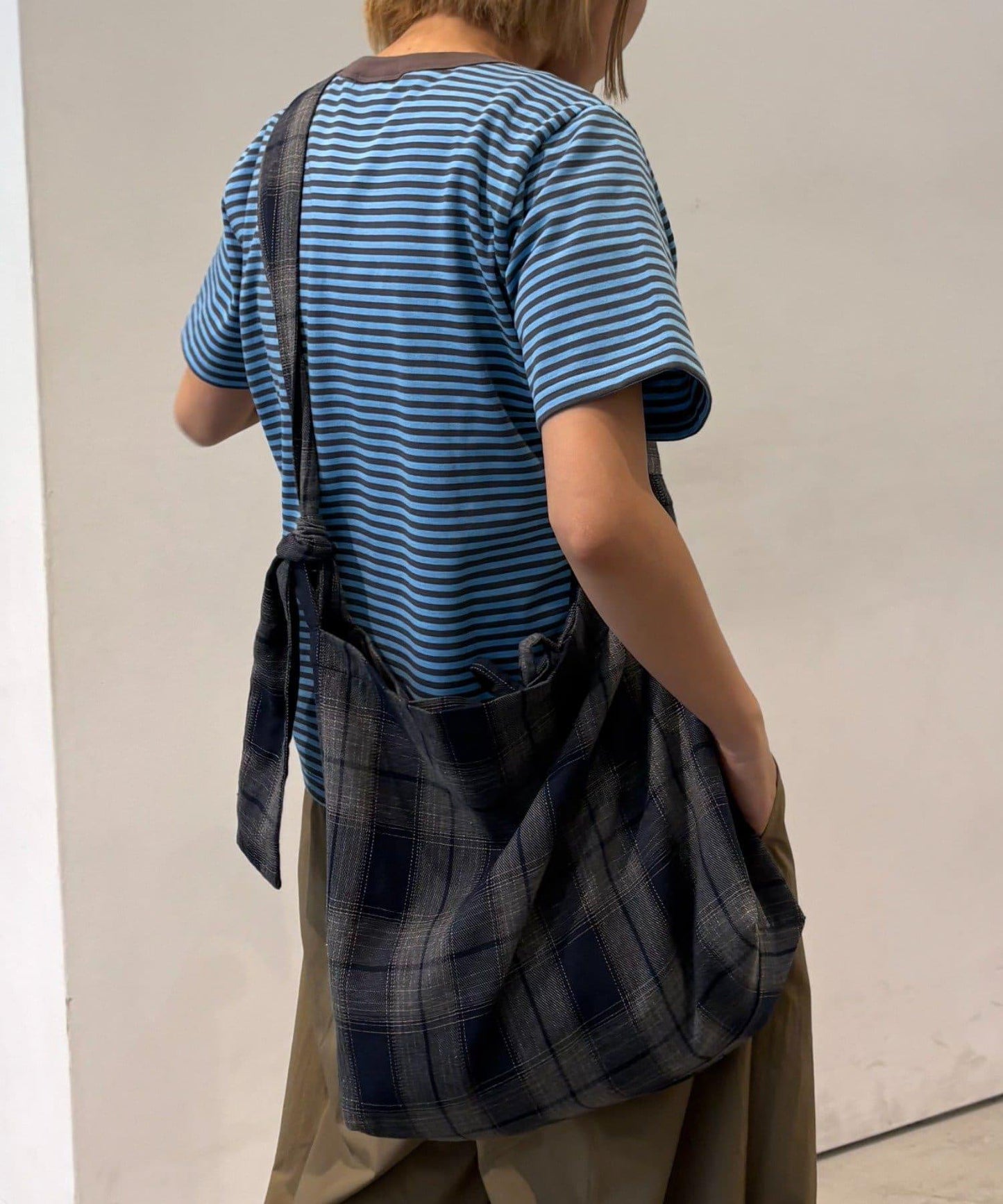 【男女通用】格紋肩揹包