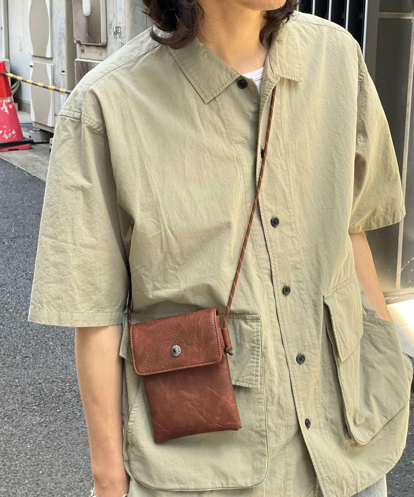 大口袋短袖襯衫