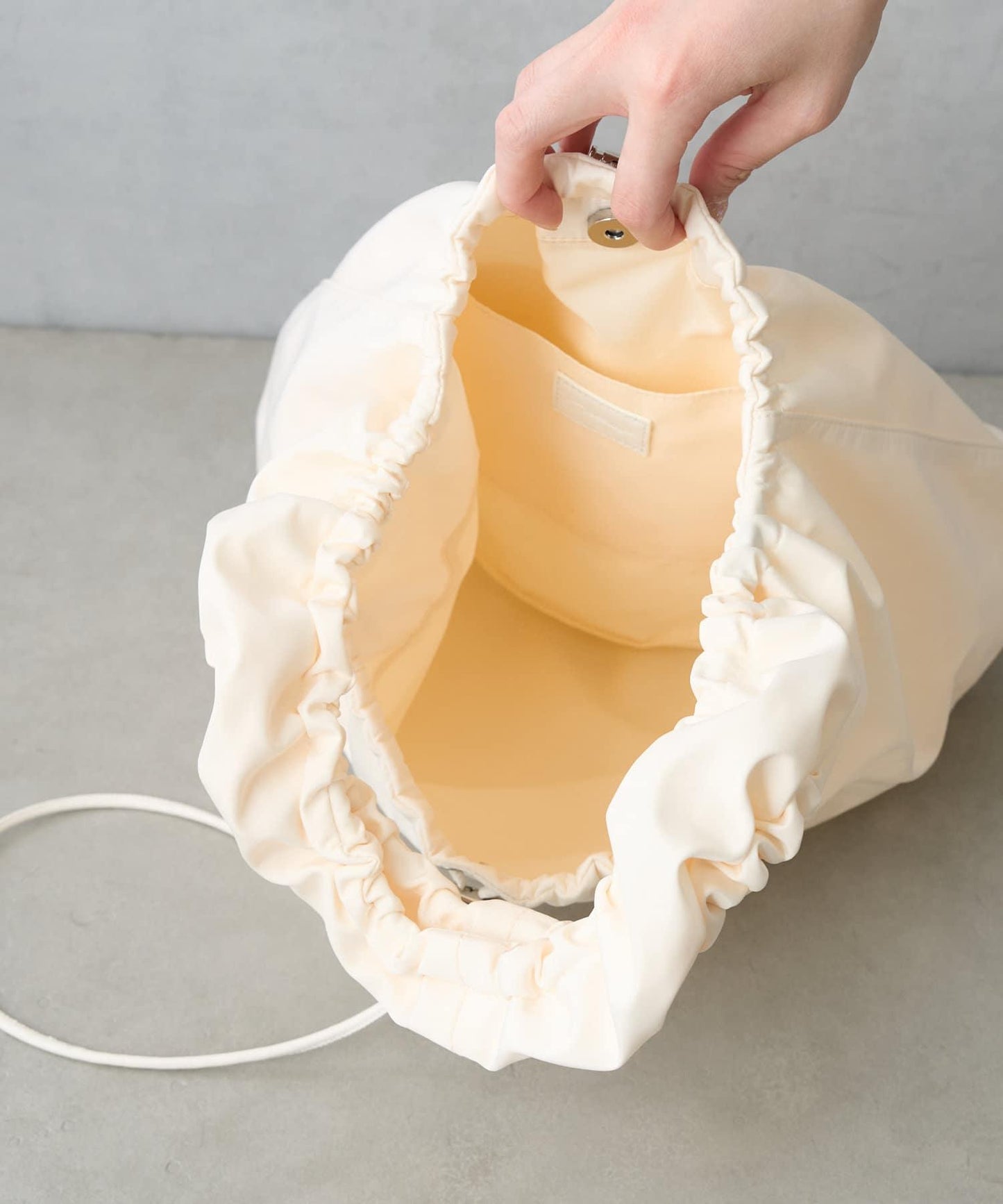 防水尼龍褶皺手提包