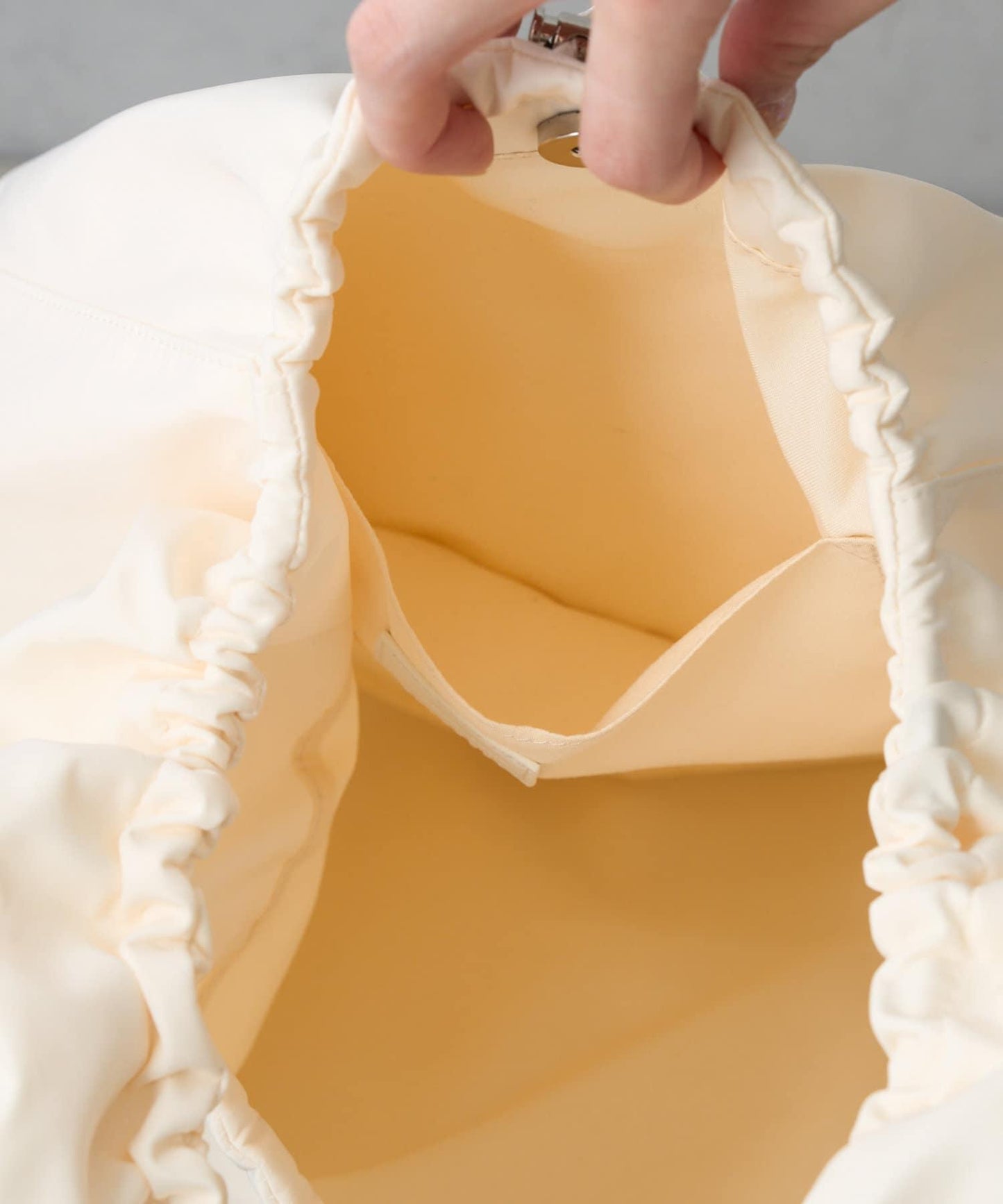 防水尼龍褶皺手提包