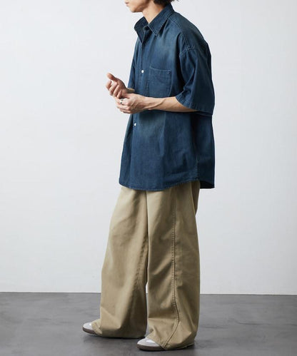 Relax Fit 舒適版型 褪色處理 常規領短袖 牛仔襯衫