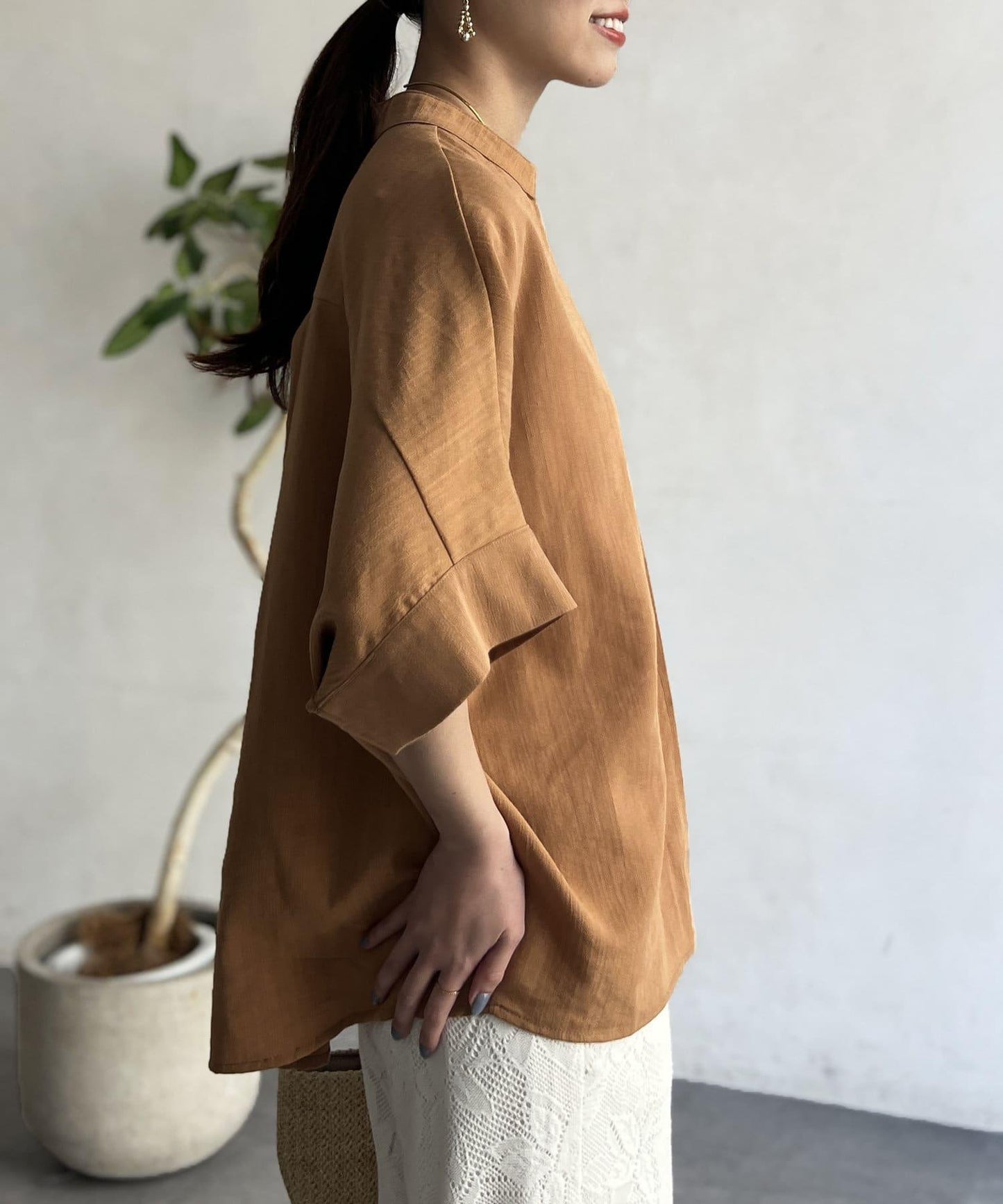 亞麻質感捲袖翻領襯衫