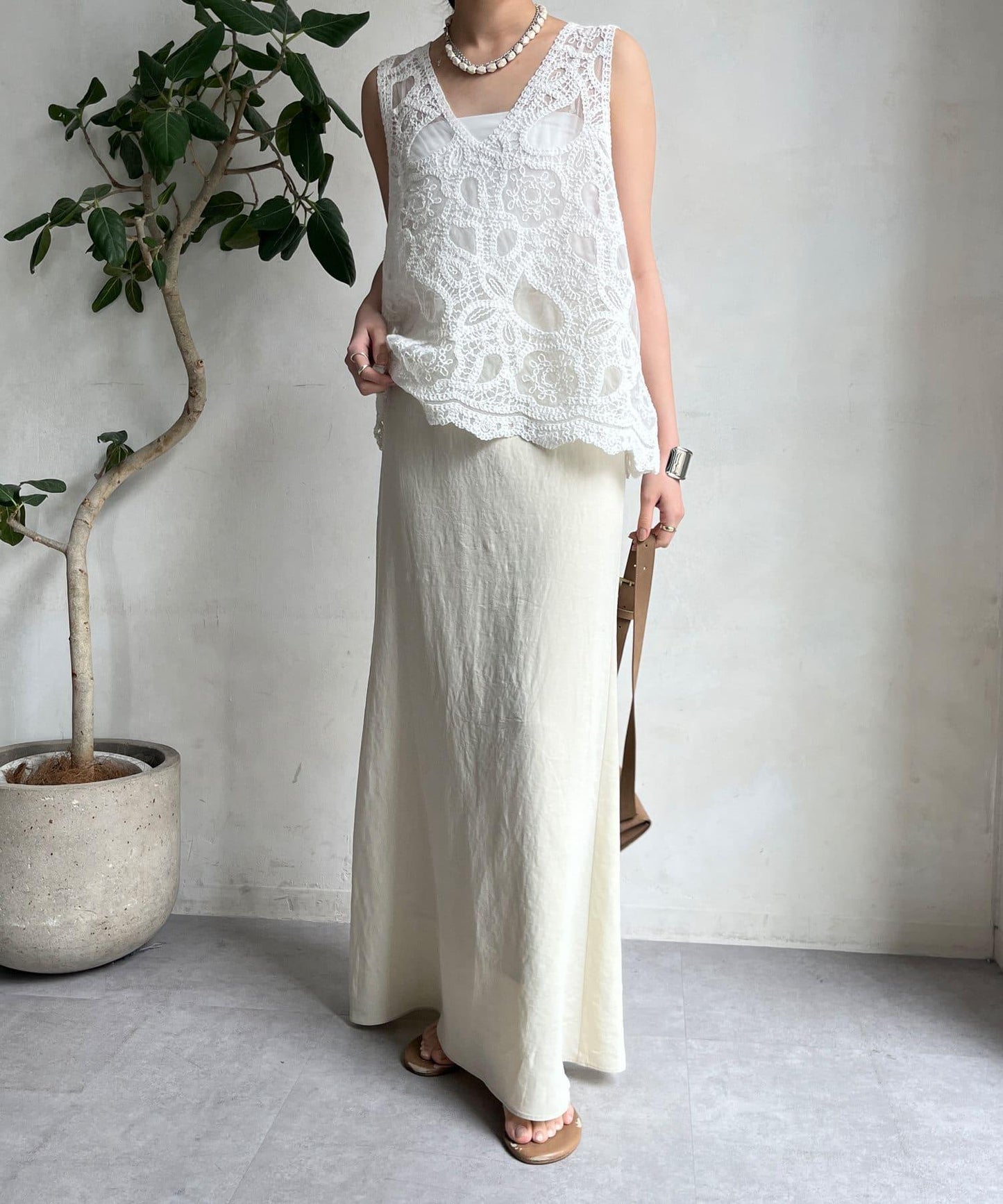 刺繡前後兩用蕾絲背心