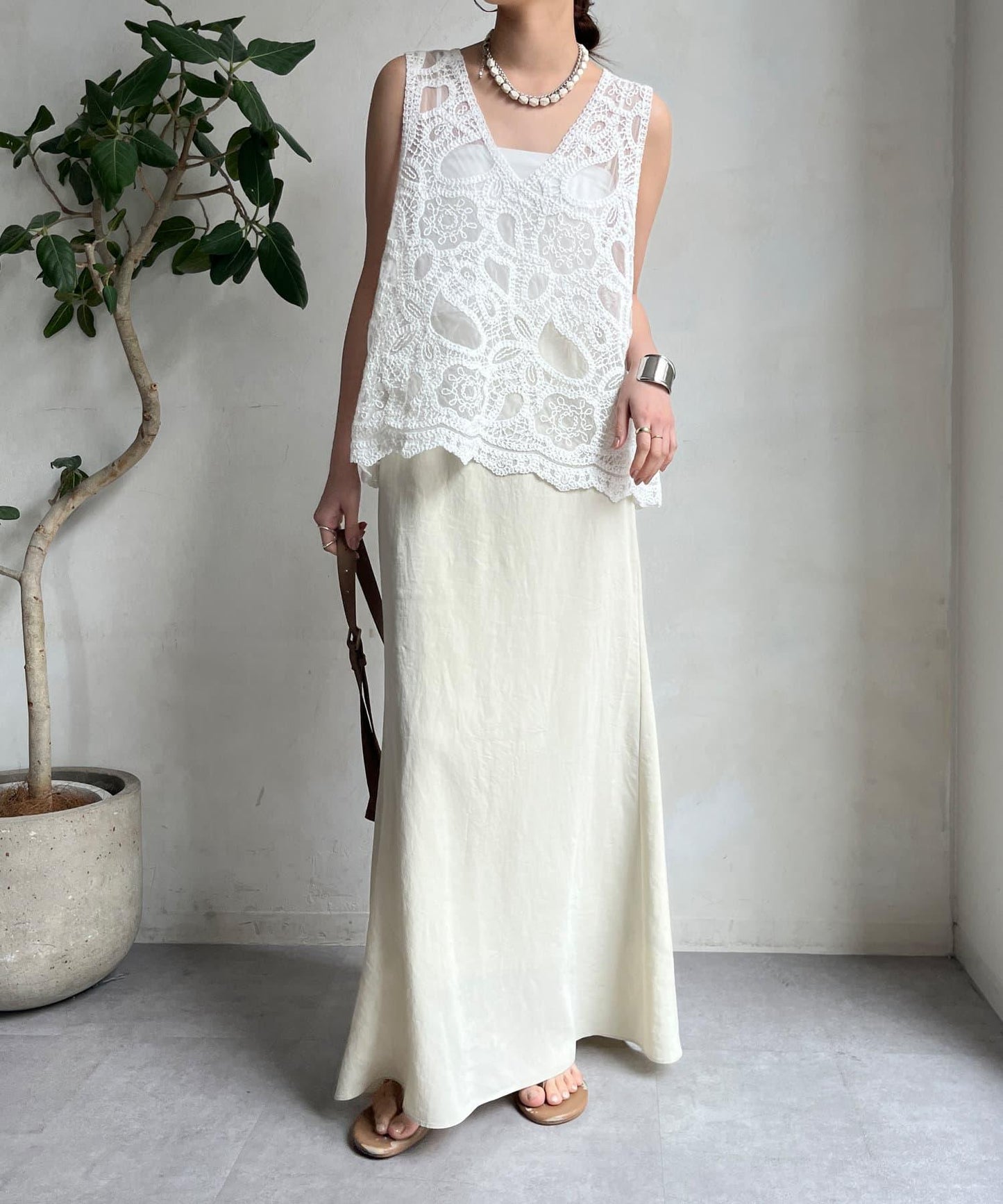 刺繡前後兩用蕾絲背心