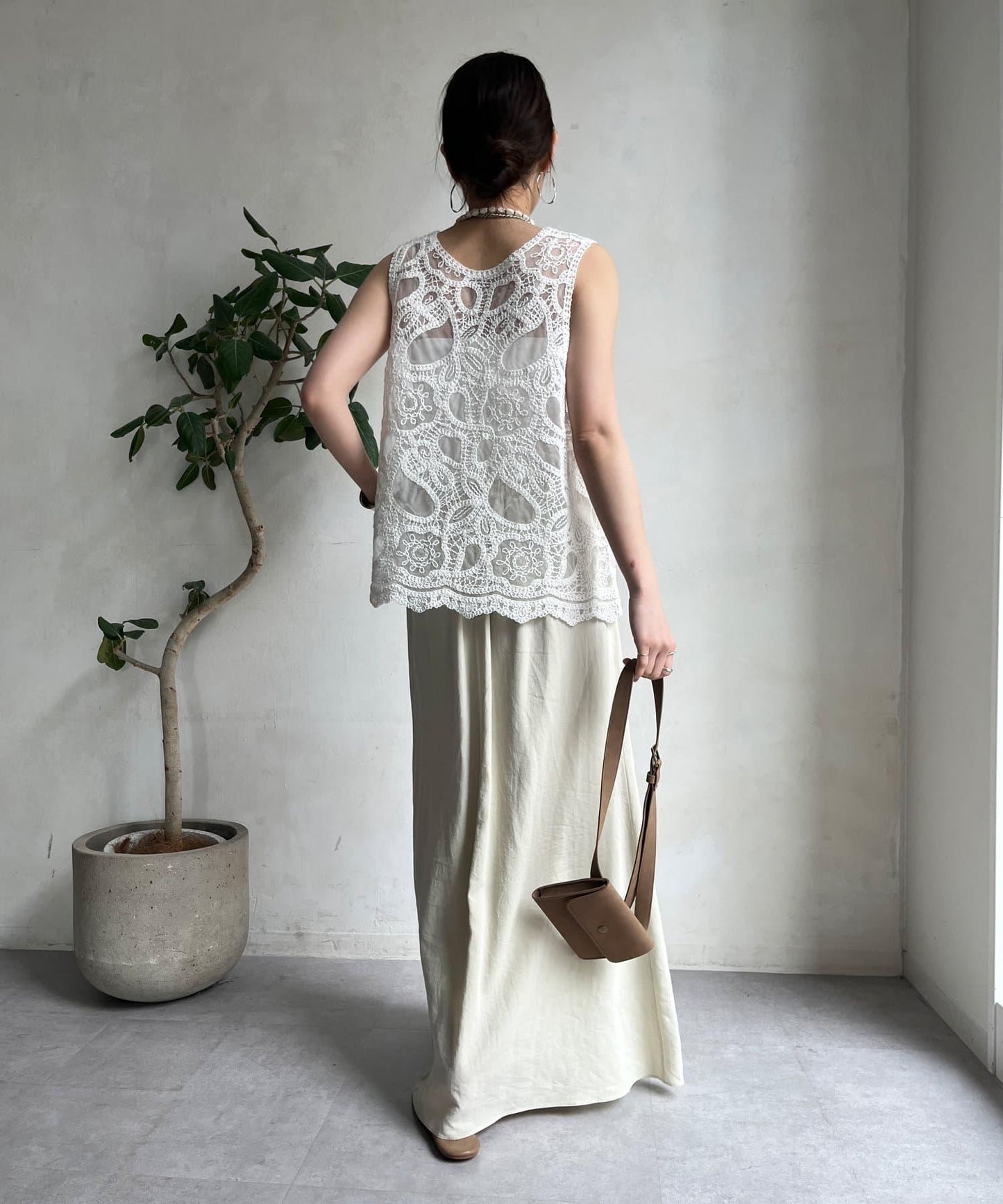 刺繡前後兩用蕾絲背心