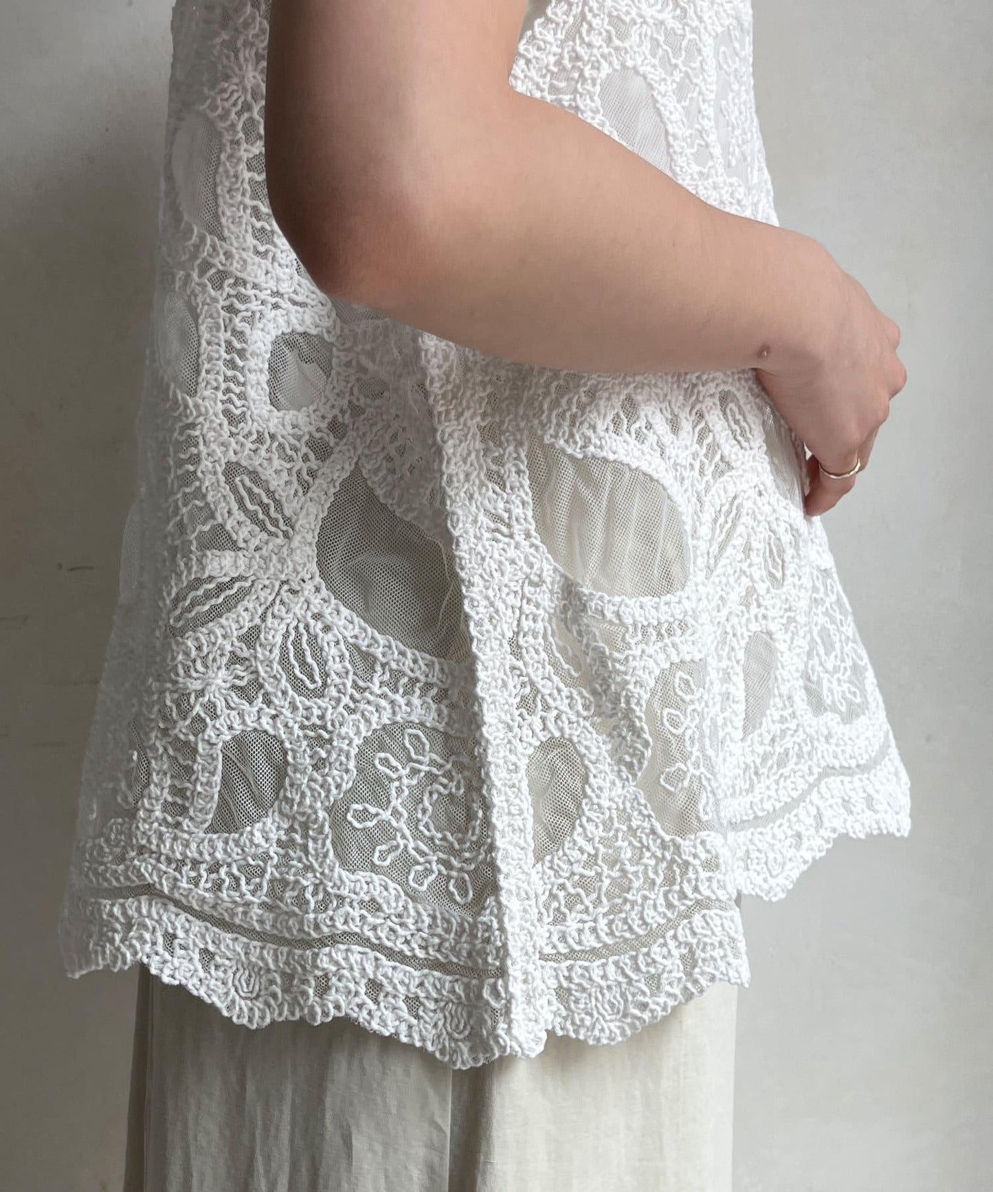 刺繡前後兩用蕾絲背心