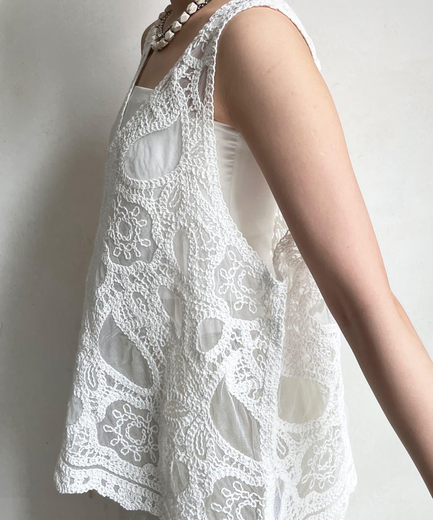 刺繡前後兩用蕾絲背心