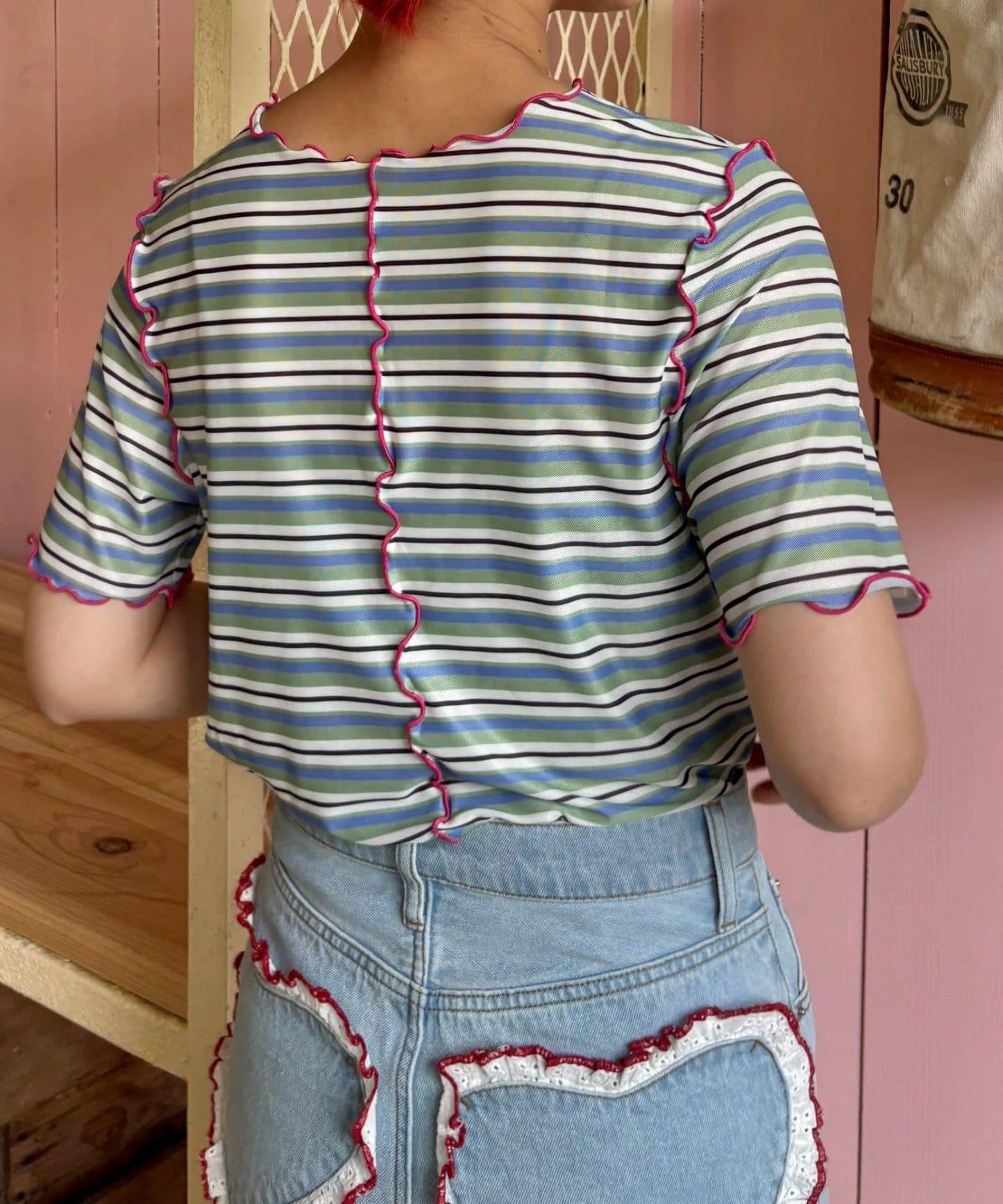 【HELLO.SANFRANCISCO】多色條紋露肩上衣