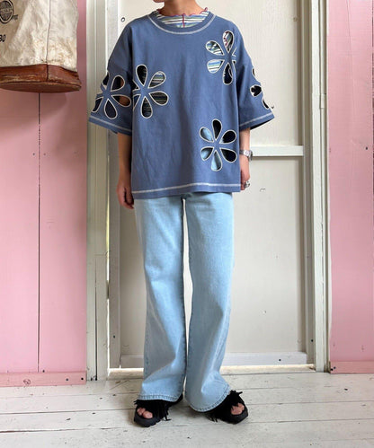 【HELLO.SANFRANCISCO】花朵剪裁寬鬆T恤