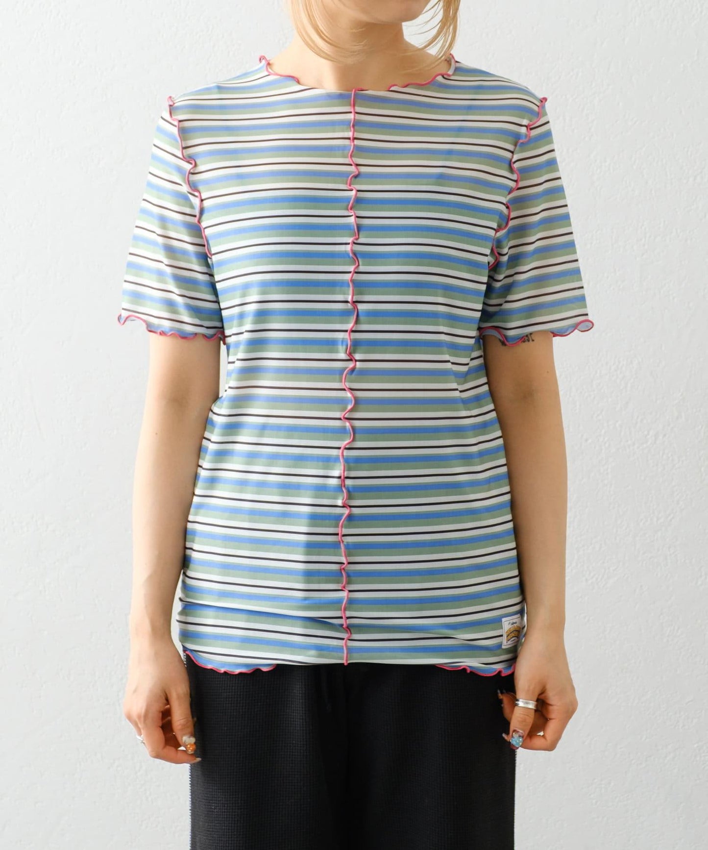 【HELLO.SANFRANCISCO】多色條紋露肩上衣