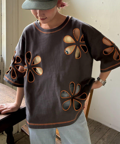 【HELLO.SANFRANCISCO】花朵剪裁寬鬆T恤