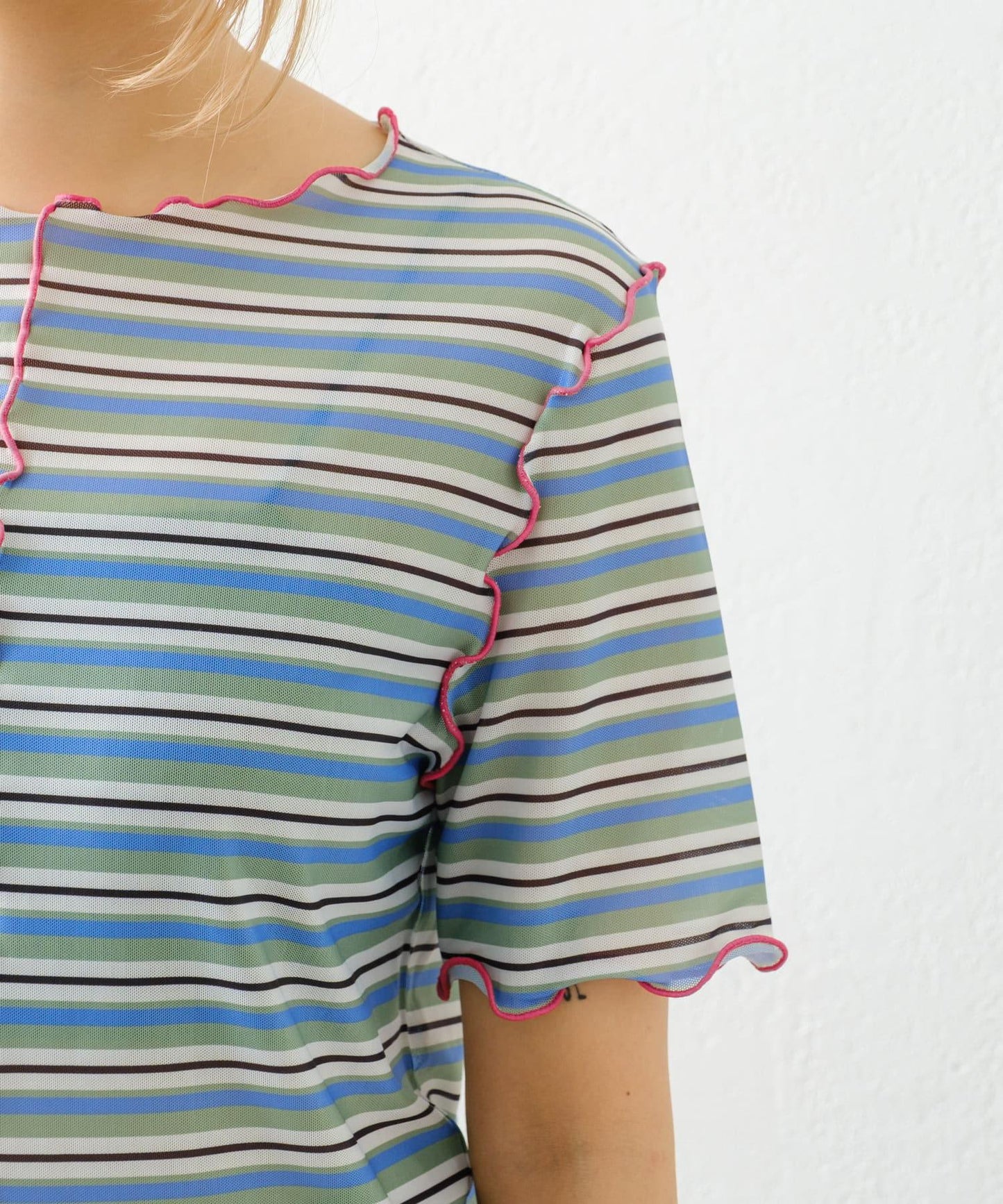 【HELLO.SANFRANCISCO】多色條紋露肩上衣