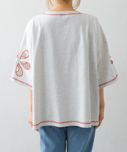 【HELLO.SANFRANCISCO】花朵剪裁寬鬆T恤