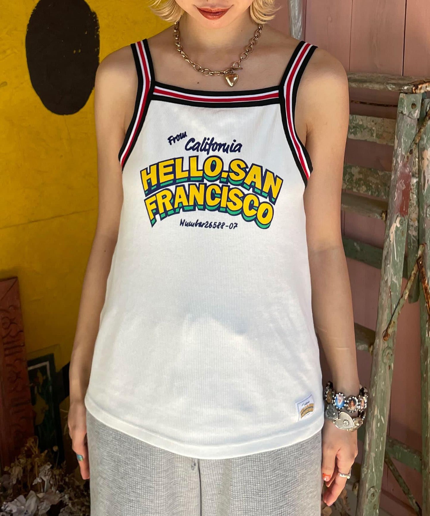 5/1（星期四）10:00開始【HELLO.SANFRANCISCO/你好，舊金山】帶有線帶杯的吊帶衫