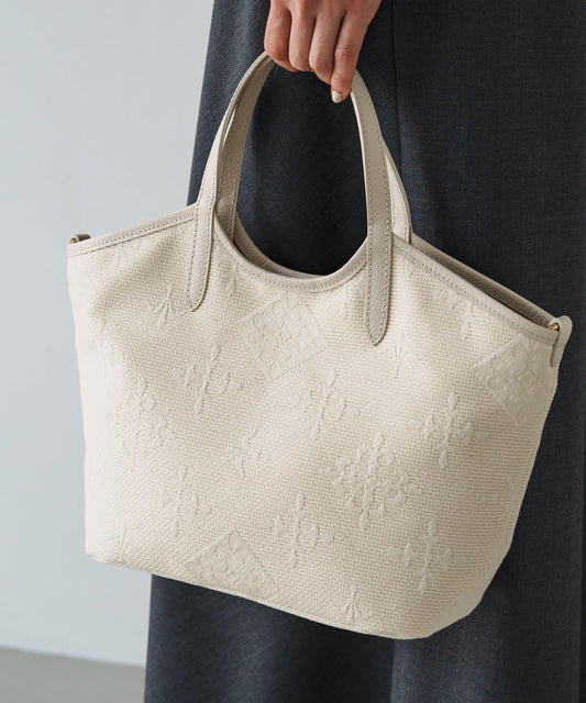【人氣素材今年再次登場】刺繡迷你手提袋