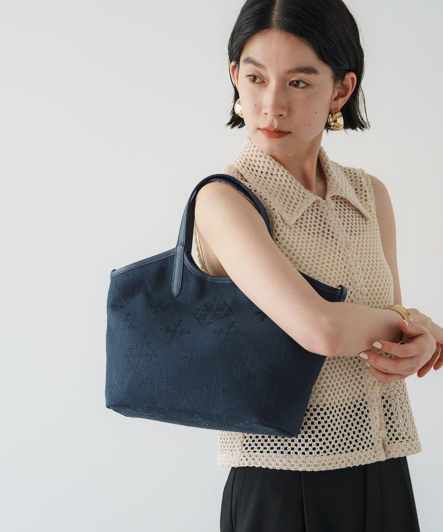 【人氣素材今年再次登場】刺繡迷你手提袋