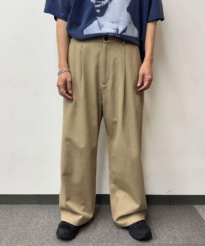 單褶寬鬆直筒褲