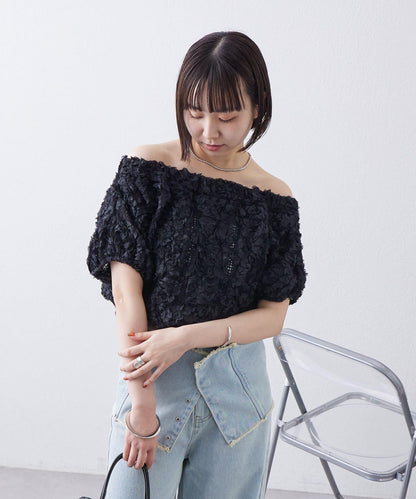 蕾絲提花泡泡袖上衣