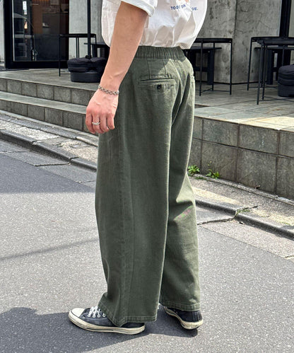 單褶寬鬆直筒褲