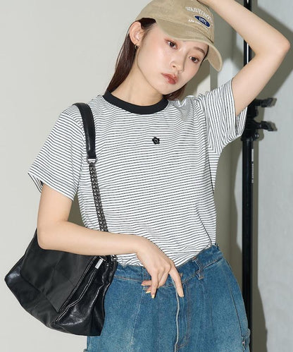 一點刺繡logo T恤