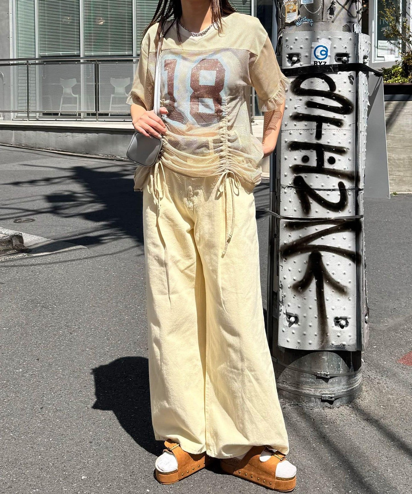 網眼數字印花荷葉邊T恤