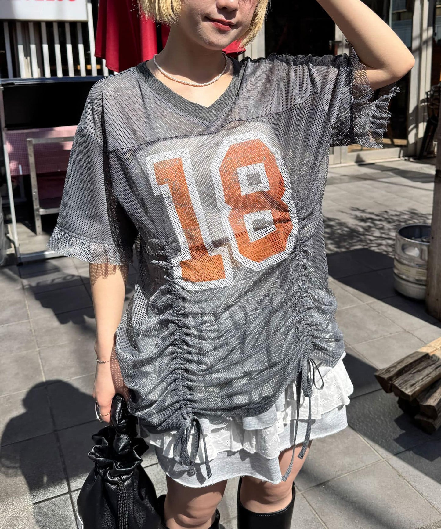 網眼數字印花荷葉邊T恤