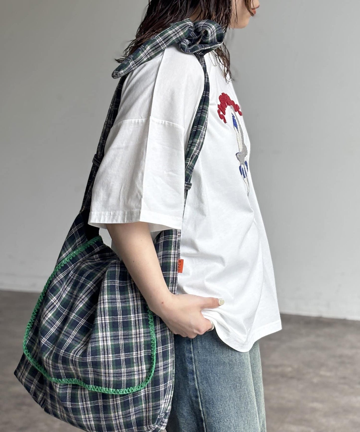 沙加拉刺繡T-shirt